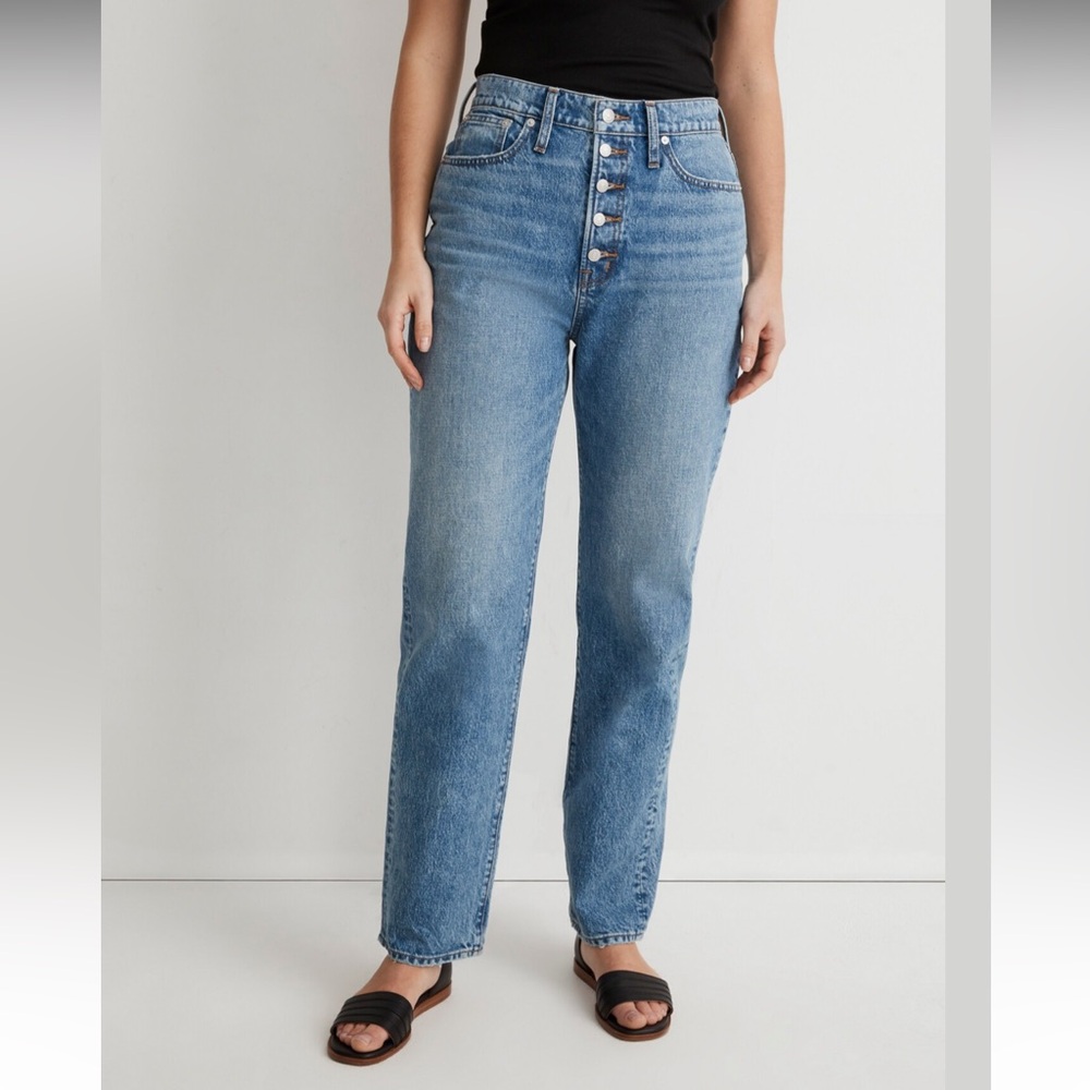 Madewell The Perfect Vintage Straight Jean in Delafield Wash: Button-Fly Edition
